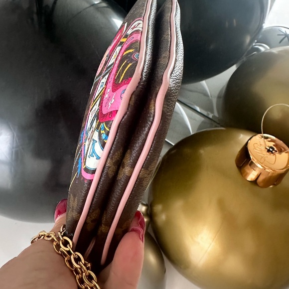 SALE 🌹🦢Louis Vuitton Double
Zip Pochette...Ballerina edition like new w dust bag - Picture 3 of 8